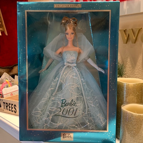 2001 Barbie Collectors Edition NEW Vintage stunning blue dress Barbie princess - Picture 1 of 7
